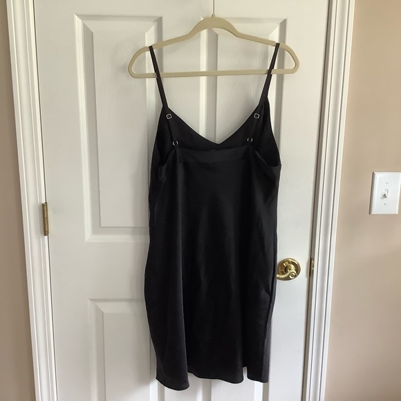 Dress - Picture 4 of 5